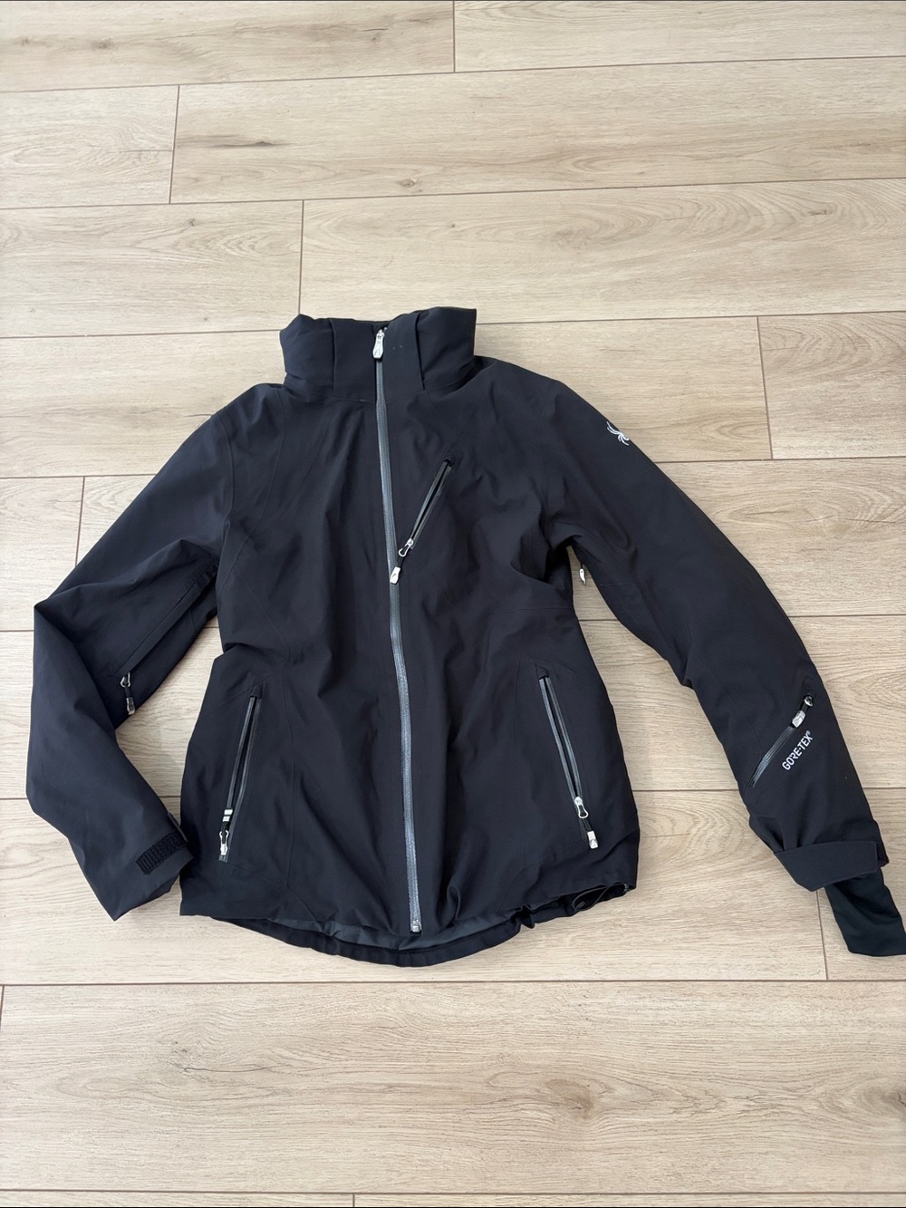 Spyder GORE-TEX Women's Black Waterproof Ski Jacket with Zippered Pockets